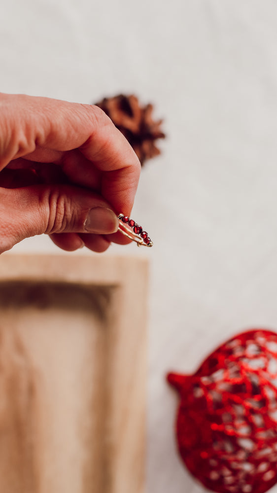 Bague Liseré de perles Grenat