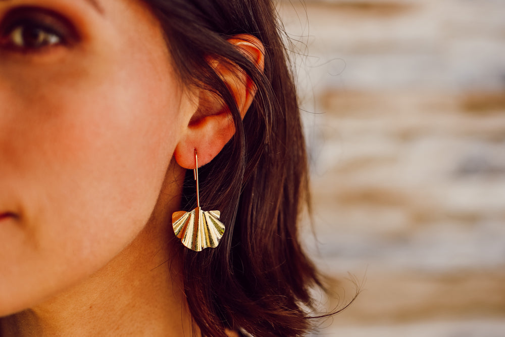 Boucles d'oreilles pendantes Paloma dorées
